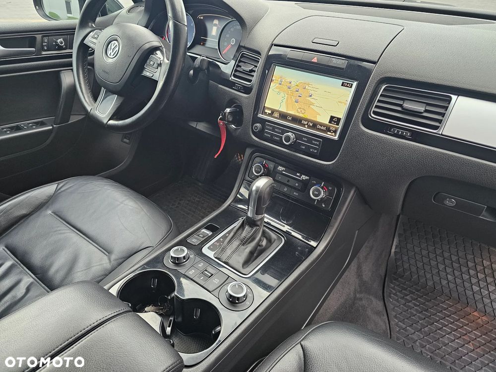 Volkswagen Touareg 3.0 V6 TDI 4XMot BMT - 12