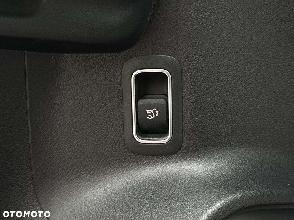 Mercedes-Benz GLB - 28
