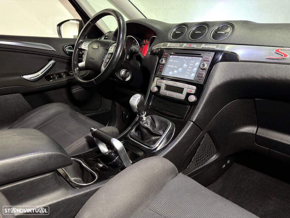 Ford S-Max 2.0 TDCi Titanium 7L - 17