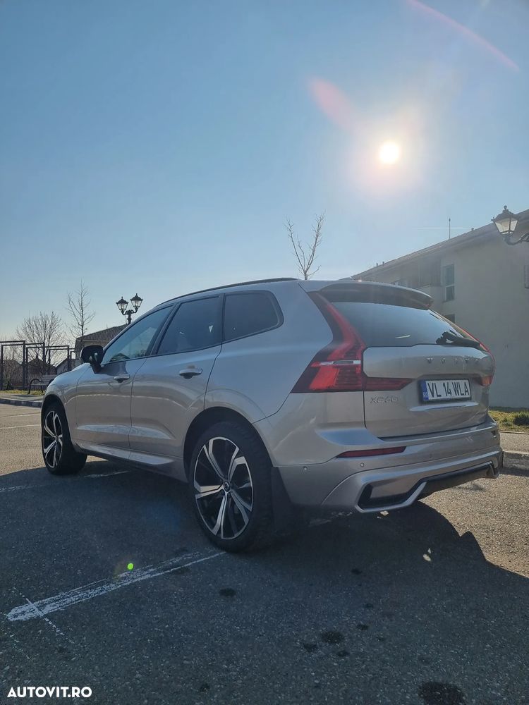 Volvo XC 60 B4 MHEV AT FWD Plus Dark - 5