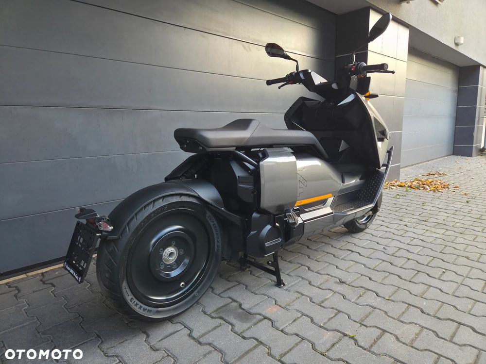 BMW CE 04 - 11
