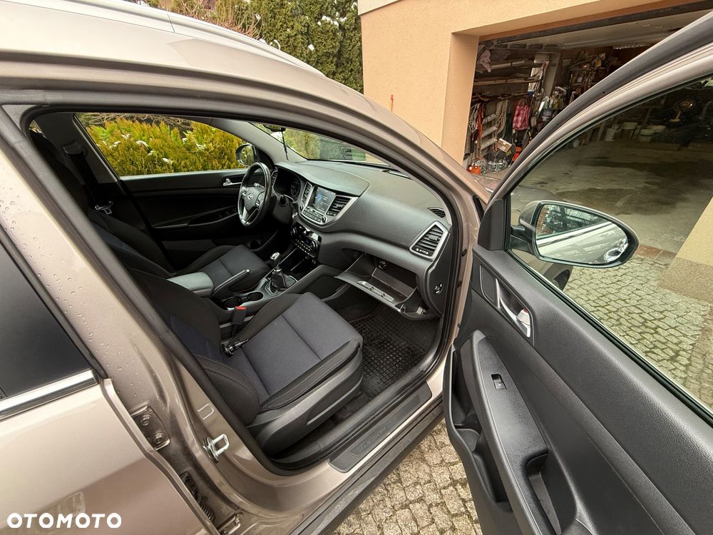 Hyundai Tucson 1.7 CRDI BlueDrive Style 2WD - 20