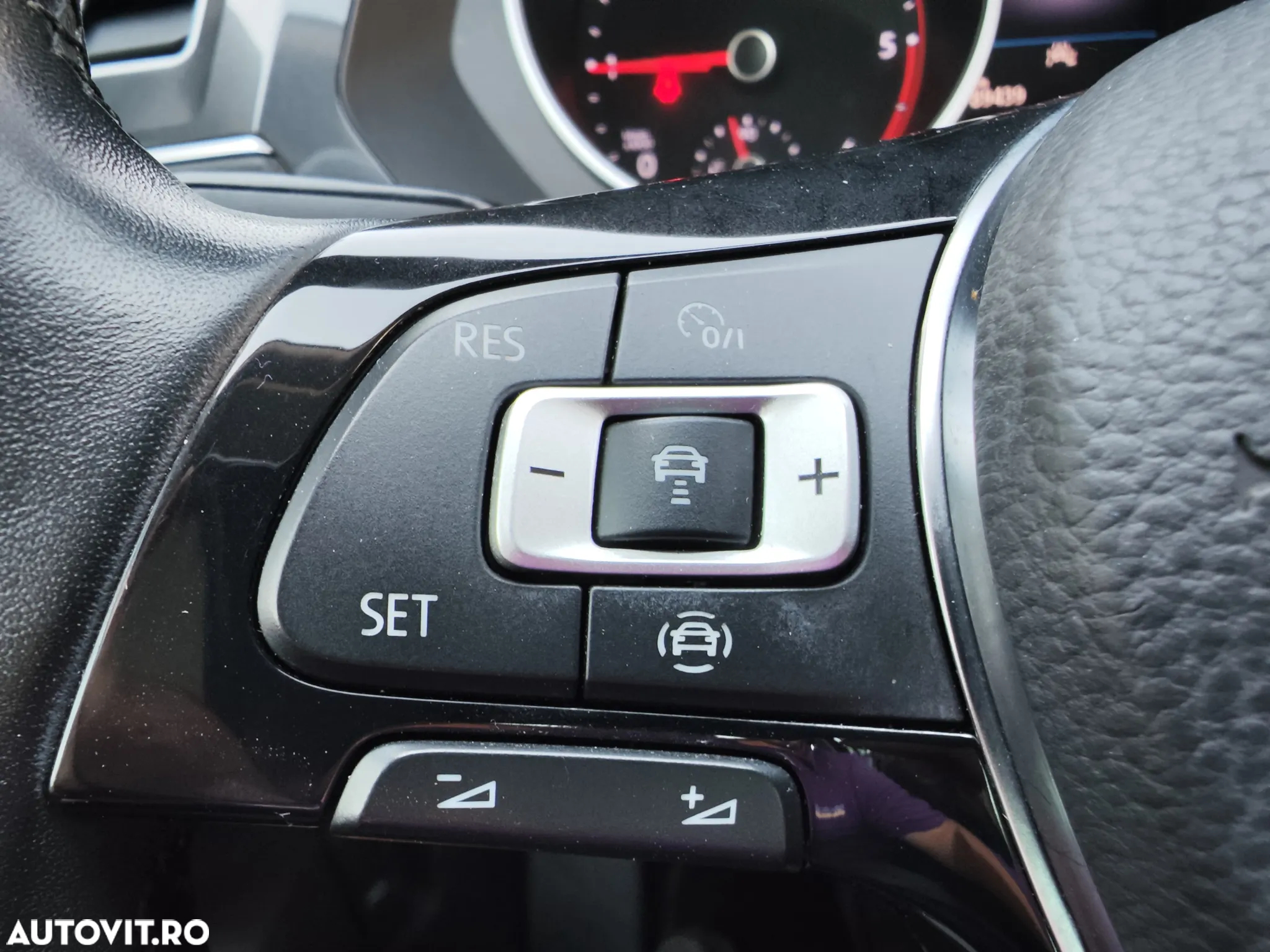 Volkswagen Tiguan 2.0 TDI DSG Base - 25