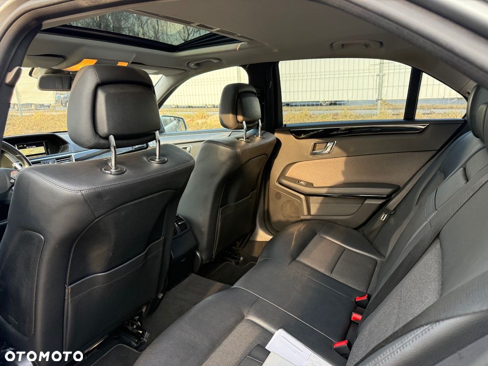 Mercedes-Benz Klasa E 200 CGI BlueEffICIENCY Avantgarde - 9