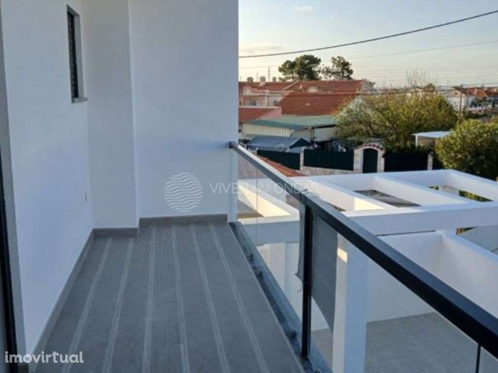 Moradia geminada duplex T3 | Fernão Ferro | Seixal - Grande imagem: 4/31