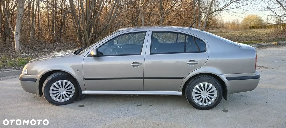 Skoda Octavia 1.6 Tour Classic - 9