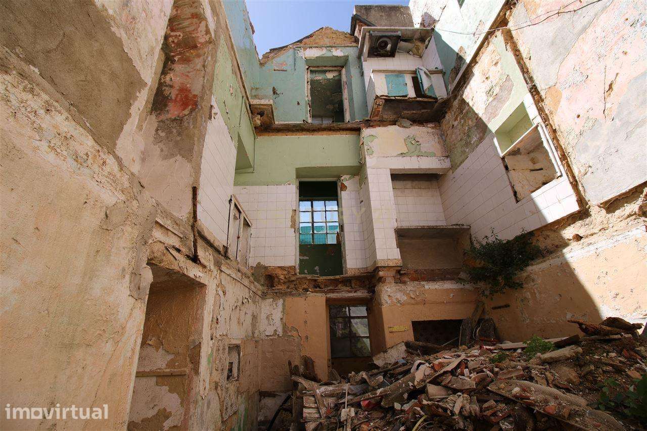 Prédio em Ruína Almada - Grande imagem: 5/6