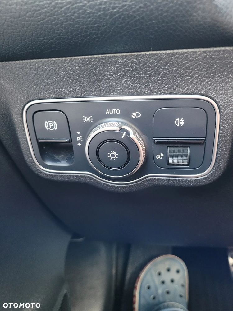 Mercedes-Benz GLB 250 4-Matic AMG Line 8G-DCT - 16