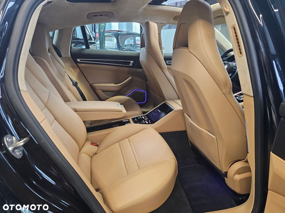 Porsche Panamera - 24