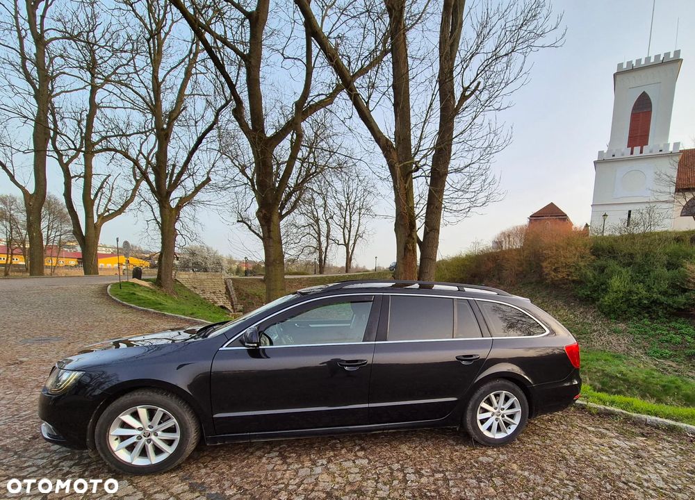 Skoda Superb 1.6 TDI GreenLine - 9