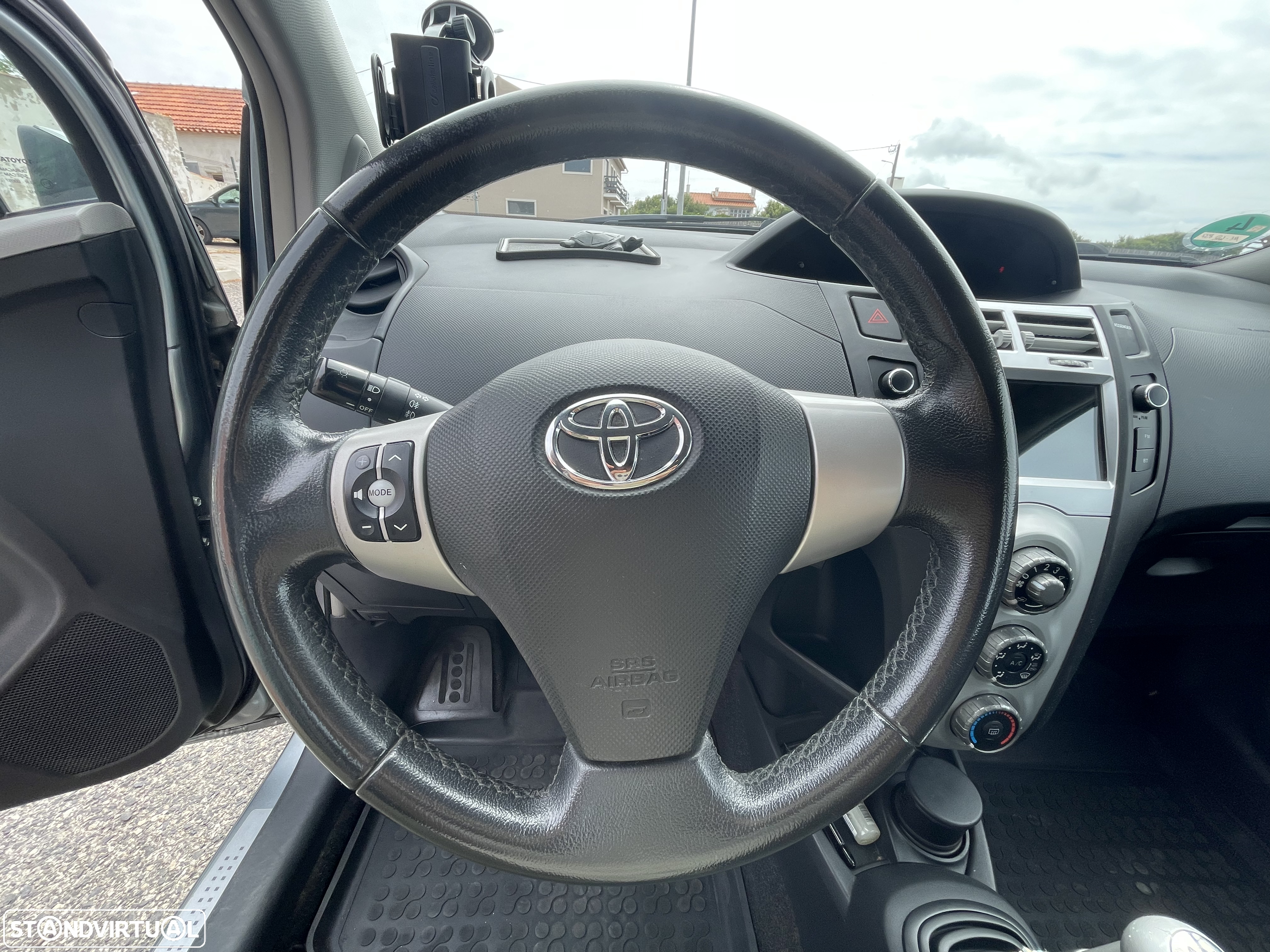 Toyota Yaris 1.0 VVT-i Comfort - 5