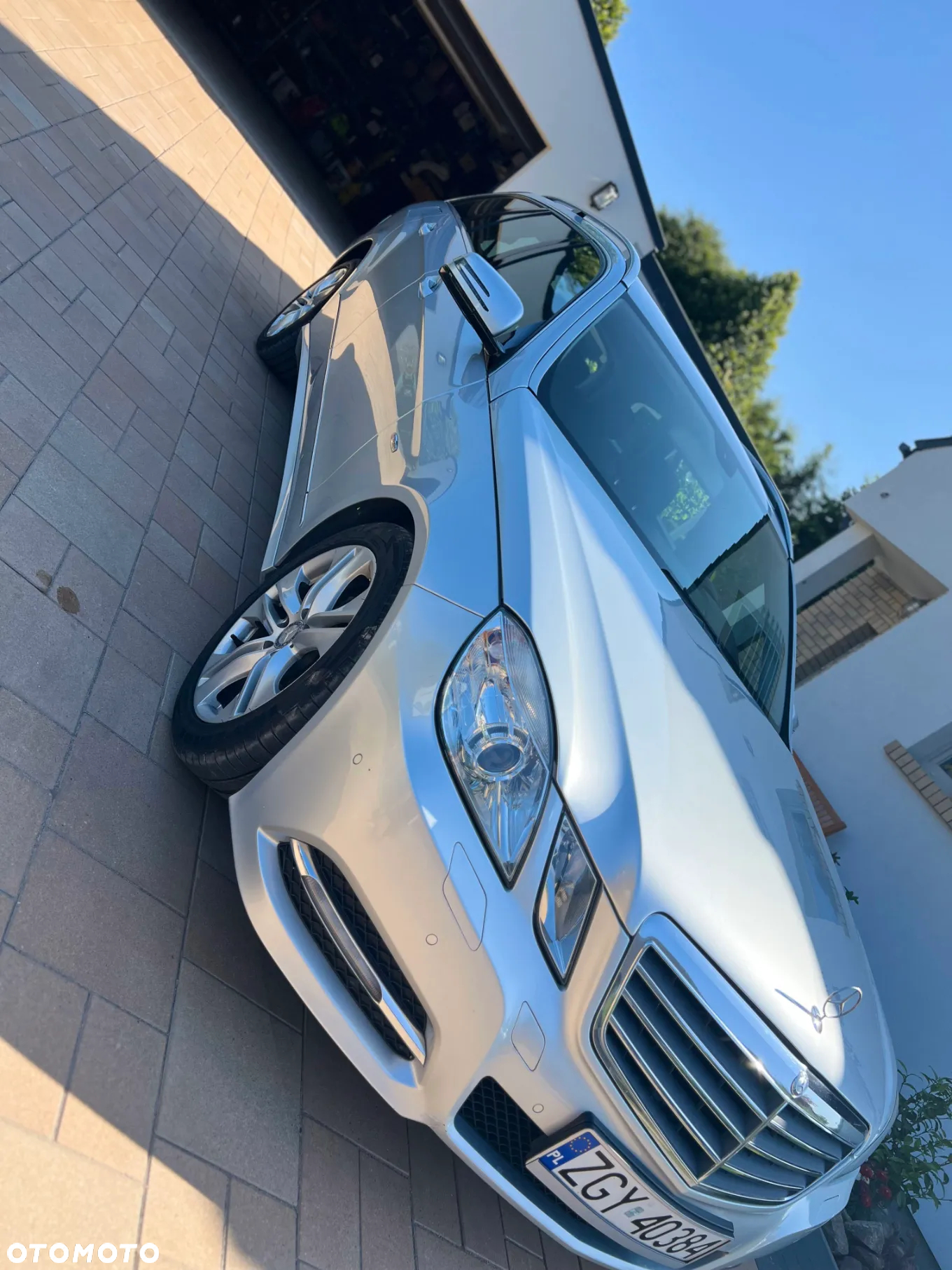 Mercedes-Benz Klasa E 220 CDI BlueEff Avantgarde - 2
