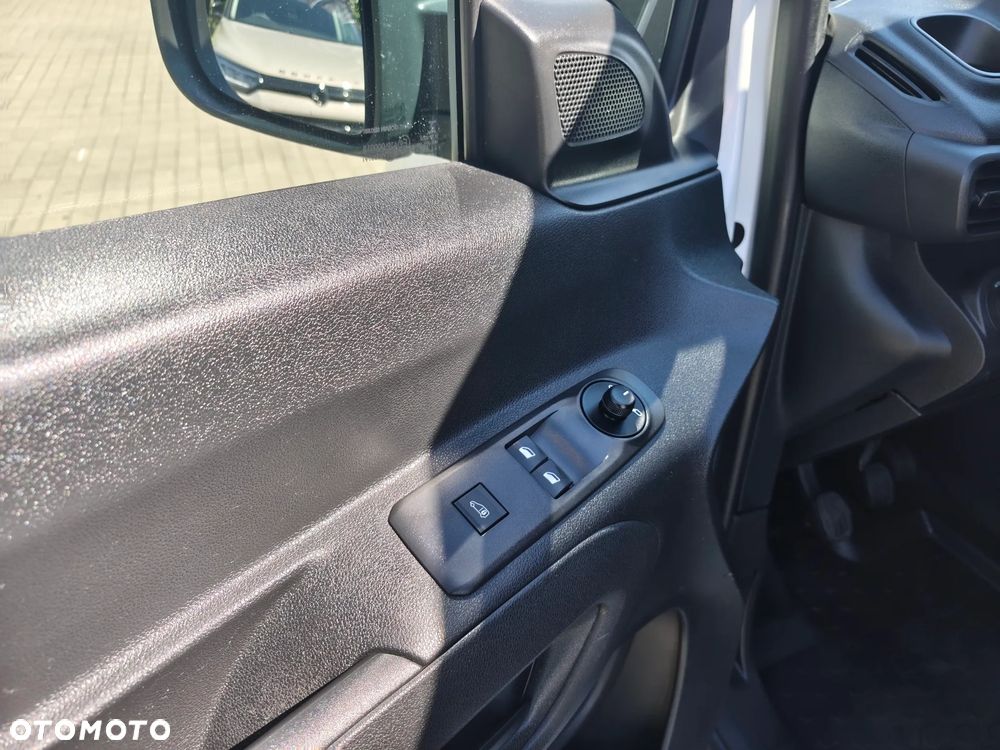 Opel COMBO - 11