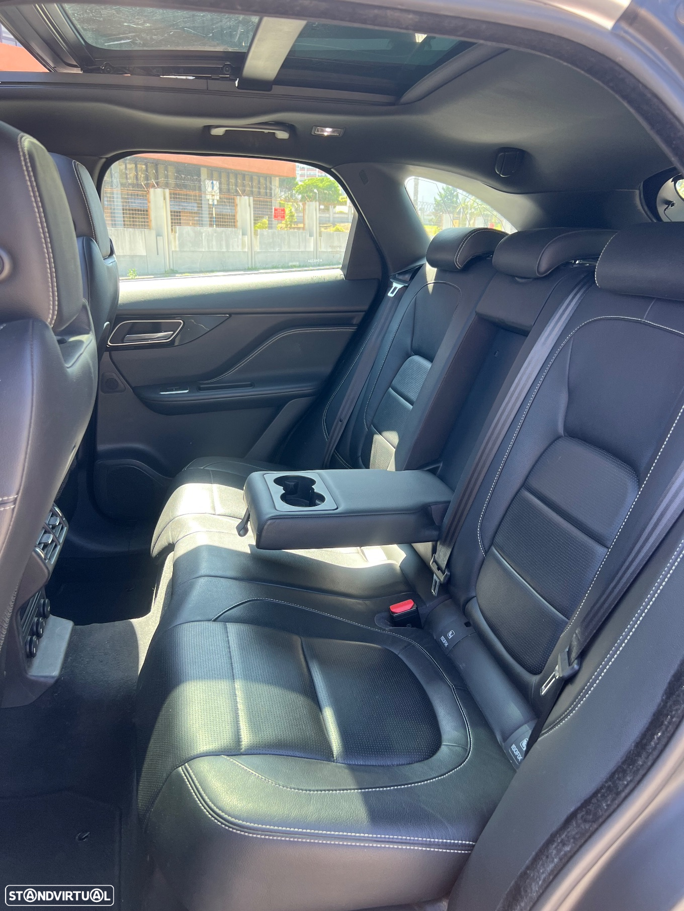 Jaguar F-Pace 2.0 i4D R-Sport Aut. - 54