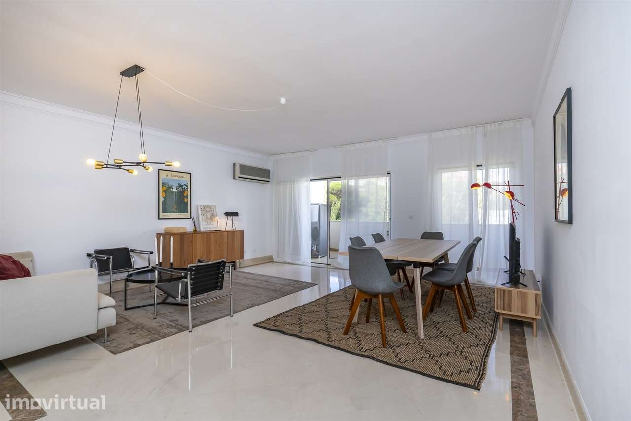 Apartamento com três quartos, varanda, terraço, box no Estoril - Grande imagem: 5/35