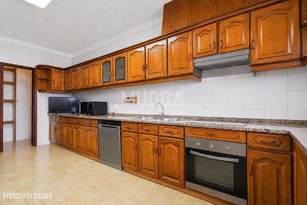 Apartamento T2 I Garagem Box - São João I 5 minutos do Centro - Grande imagem: 3/25