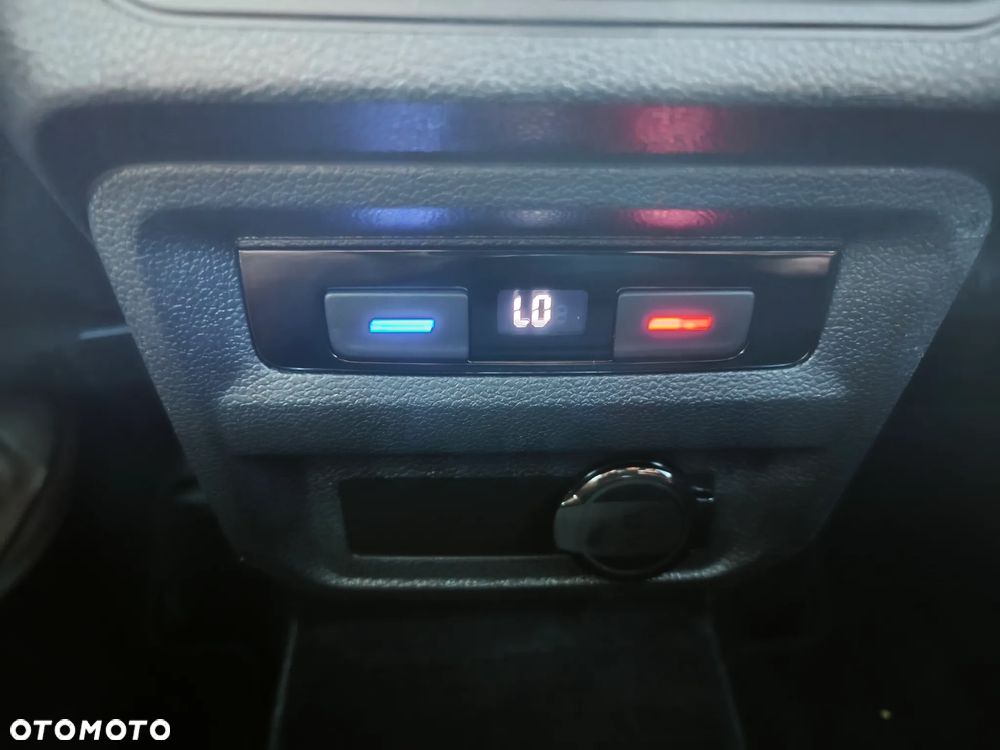 Volkswagen Tiguan - 11