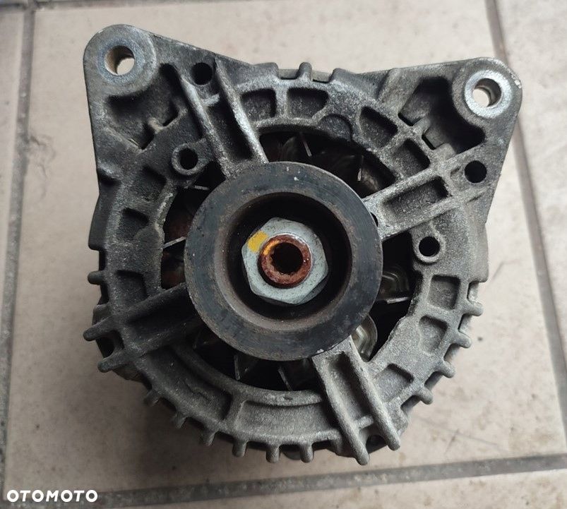 Alternator 0124525135 Opel Vivaro Trafic 07- 2.0 benzyna - 1