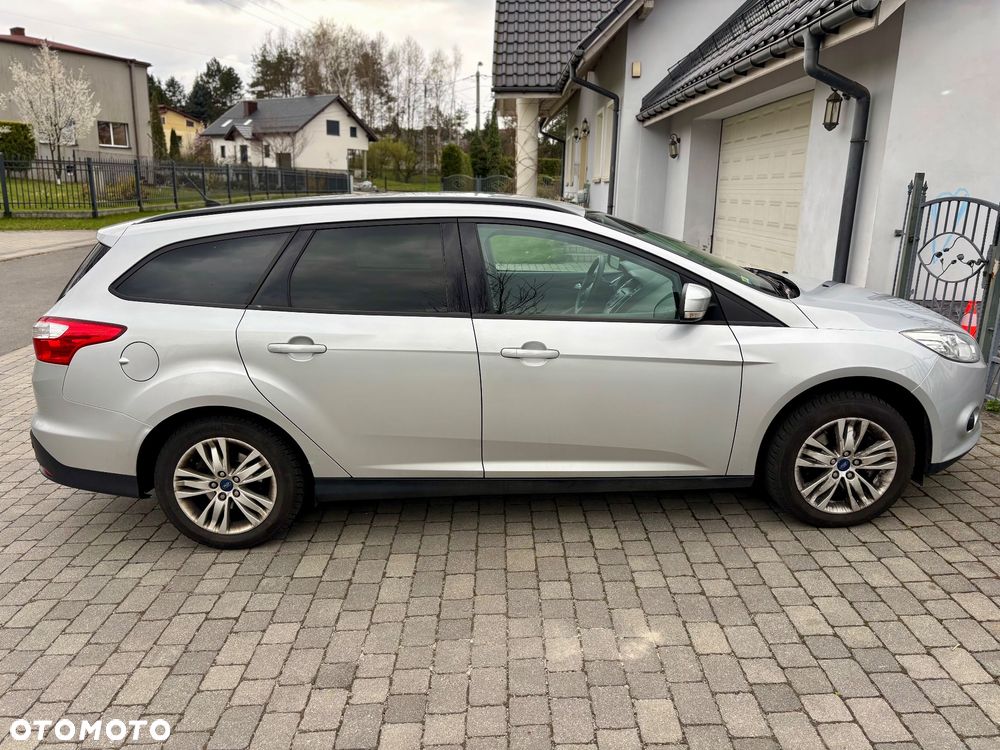 Ford Focus 1.6 Ambiente - 4