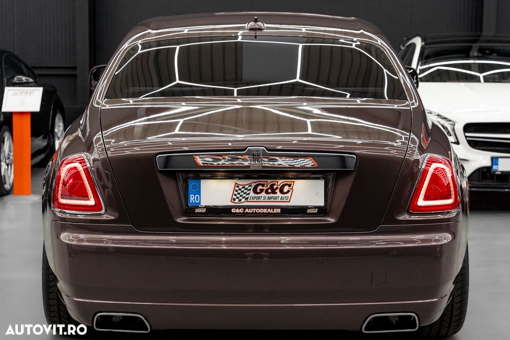 Rolls-Royce Ghost - 25