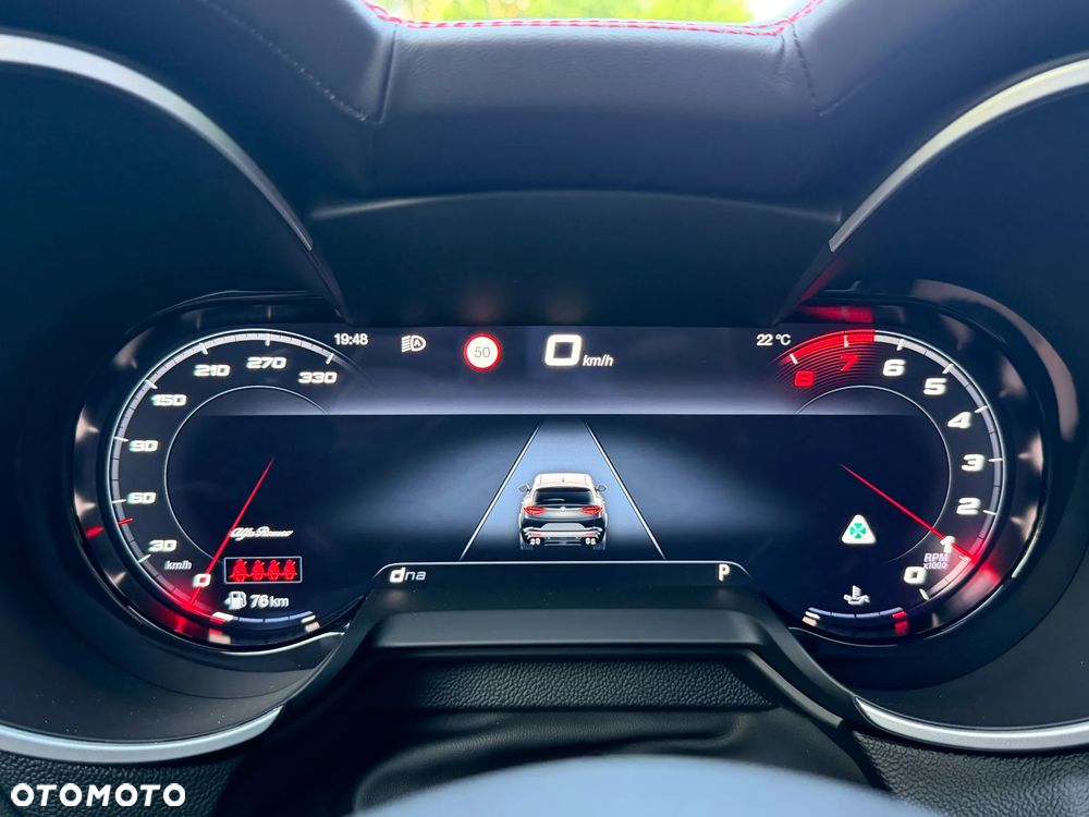 Alfa Romeo Stelvio - 16