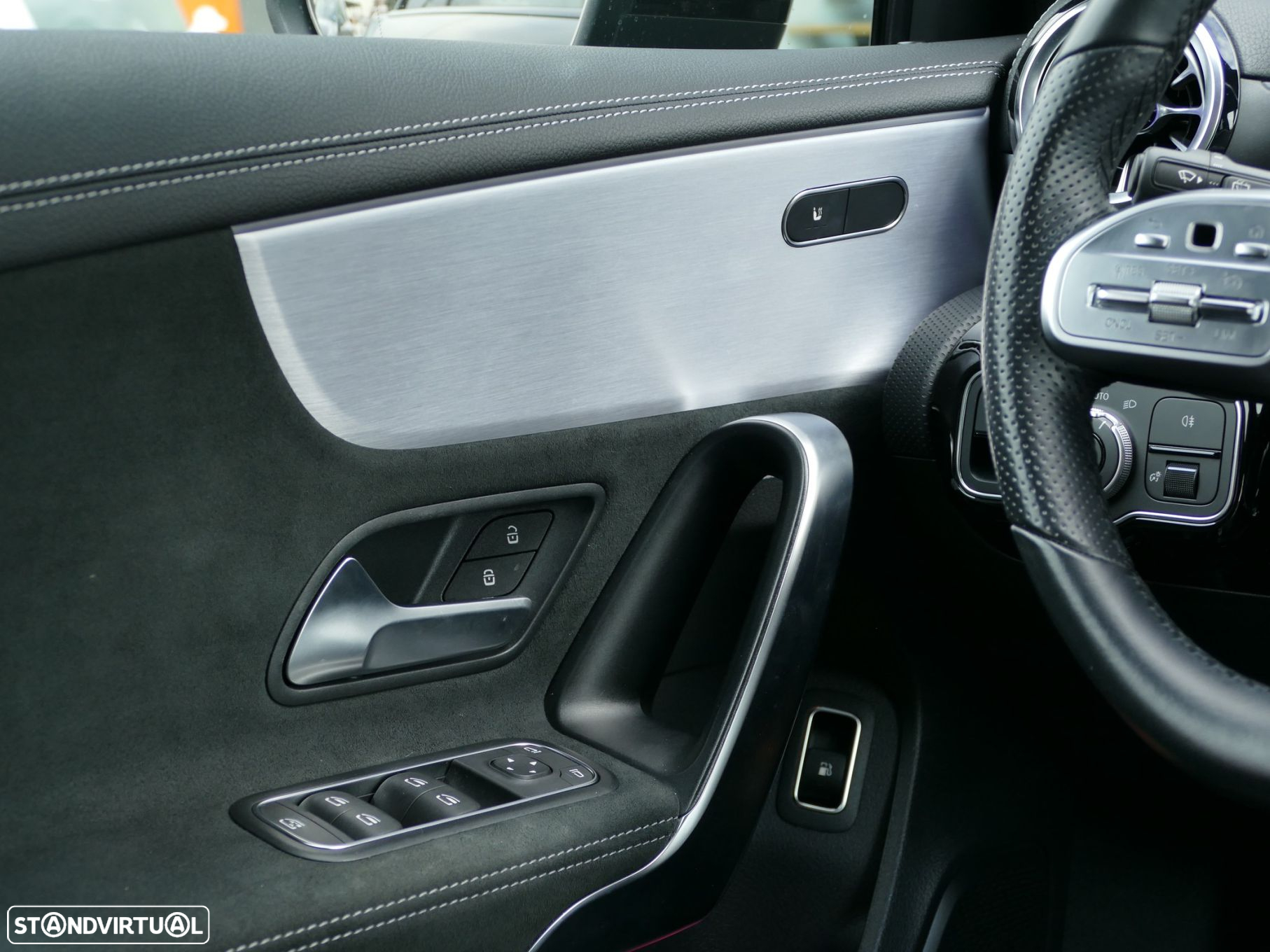 Mercedes-Benz A 250 e AMG Line - 18