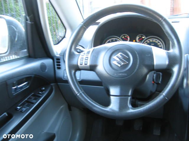 Suzuki SX4 1.6 Premium 2012 - 24