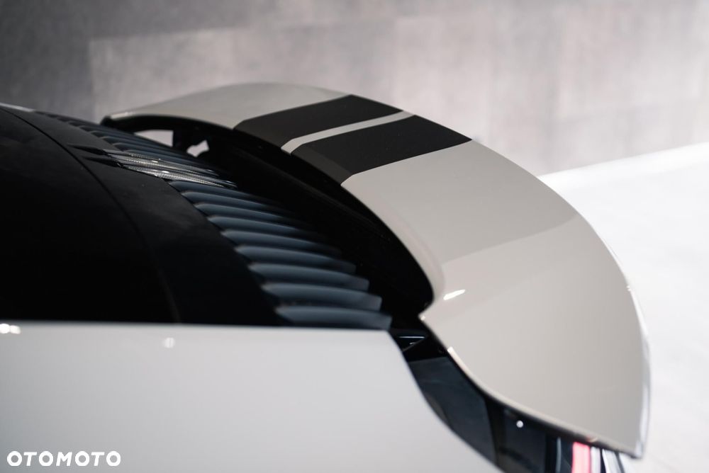 Porsche 911 Carrera 4 GTS - 40