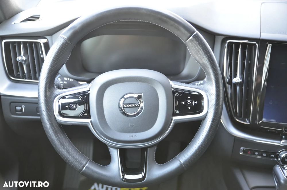 Volvo XC 60 D4 AWD Geartronic Momentum - 21