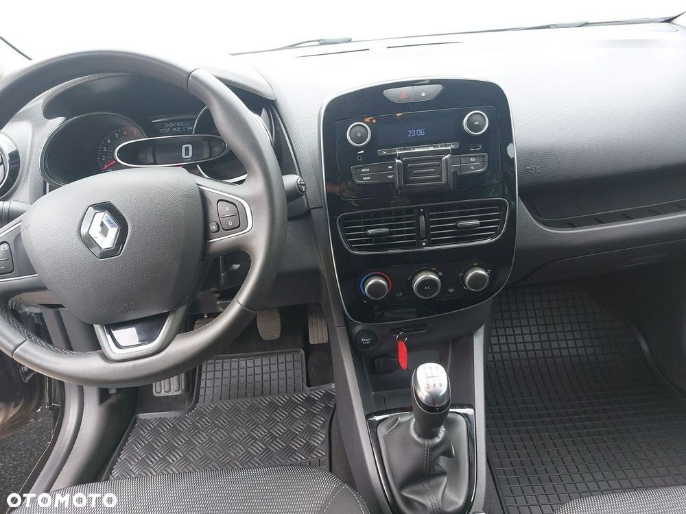 Renault Clio - 22