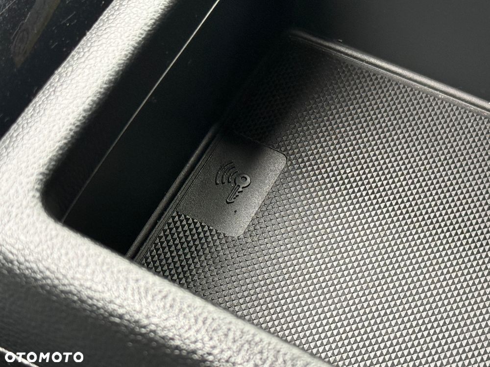 Audi A4 Avant 35 TDI S tronic - 24