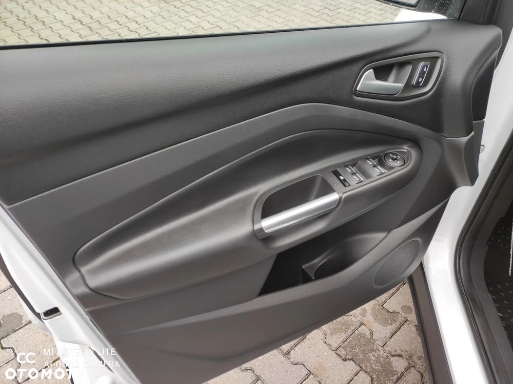Ford Kuga 1.5 EcoBoost 2x4 Trend - 15