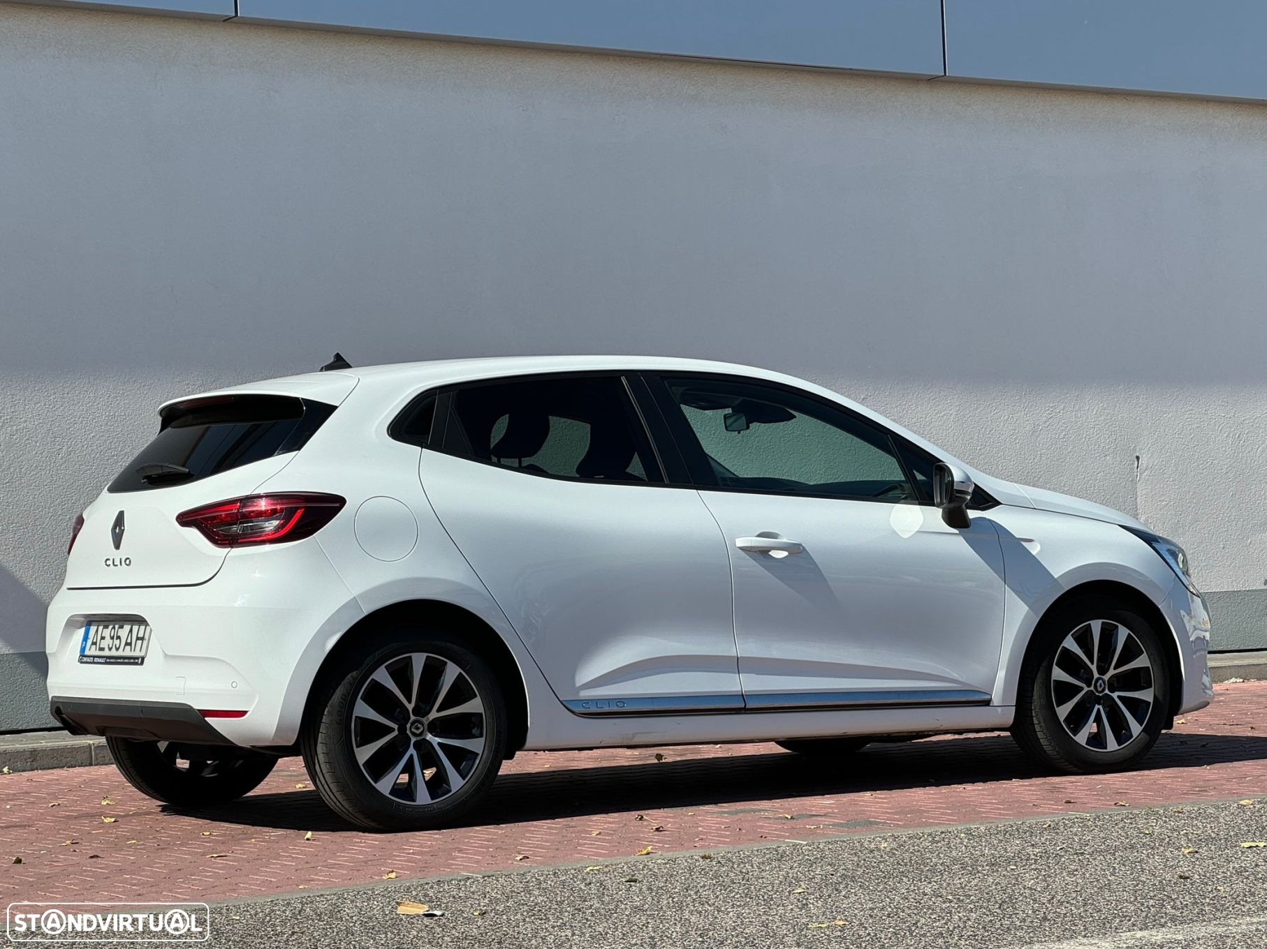 Renault Clio 1.0 TCe Limited Bi-Fuel - 32
