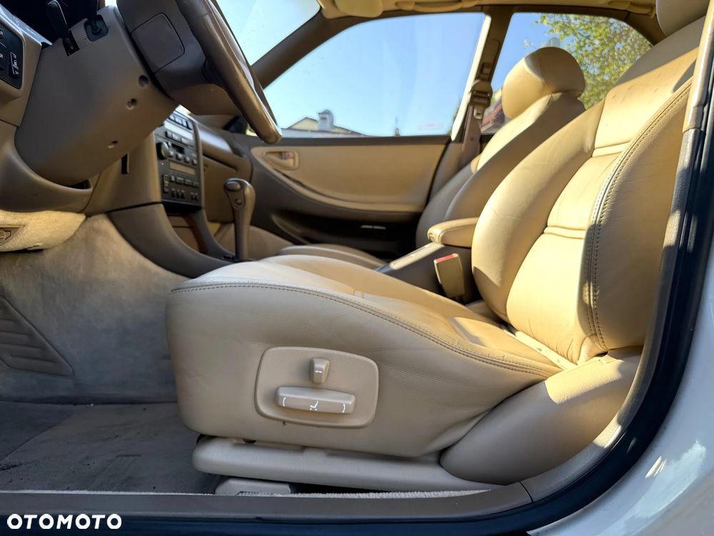 Lexus ES - 19