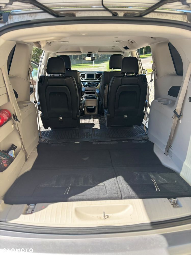 Chrysler Pacifica - 7