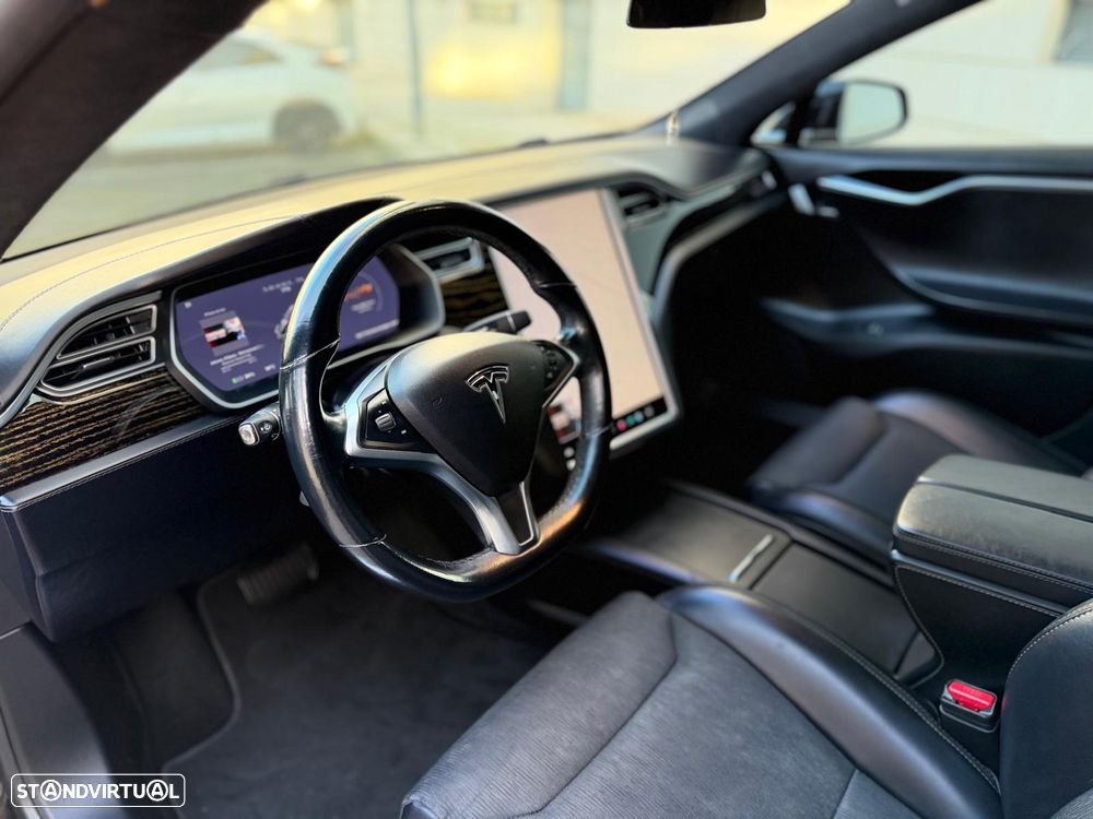 Tesla Model S 75 - 19