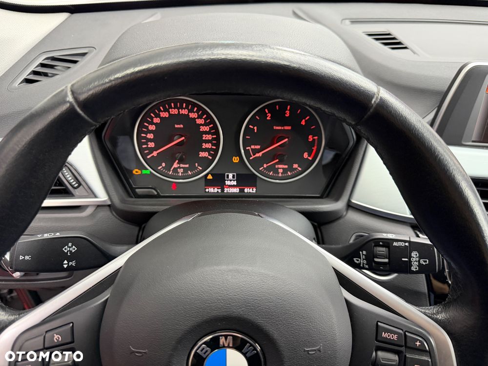 BMW X1 sDrive18d Sport Line - 32