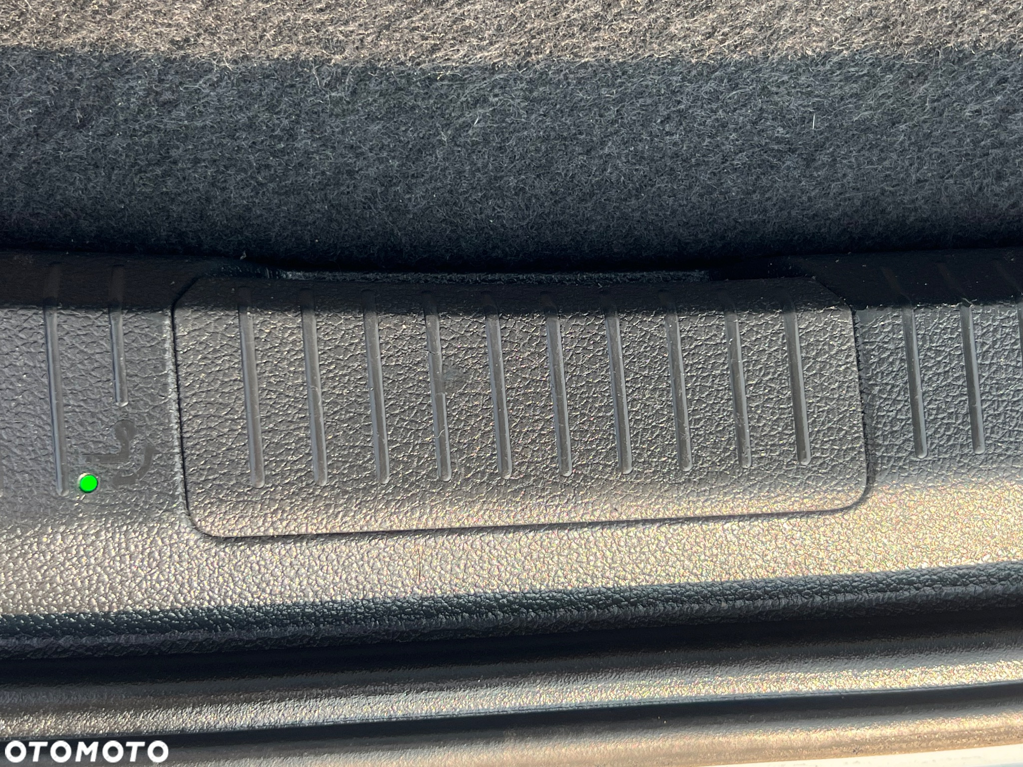 Volkswagen Golf VIII 1.5 TSI EVO Style - 32