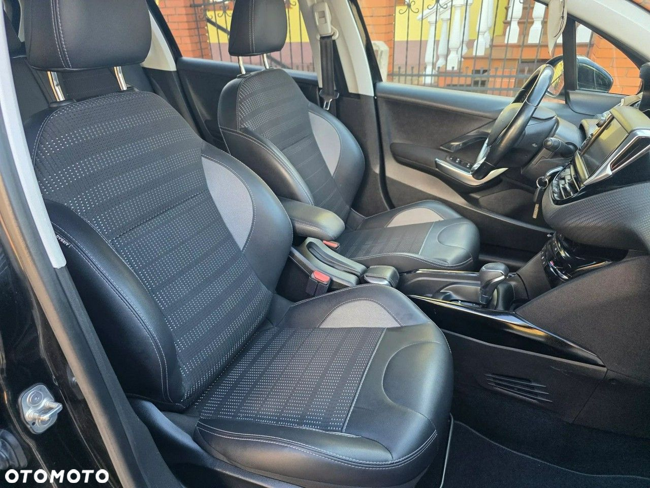 Peugeot 2008 1.2 Pure Tech Allure S&S EAT6 - 20
