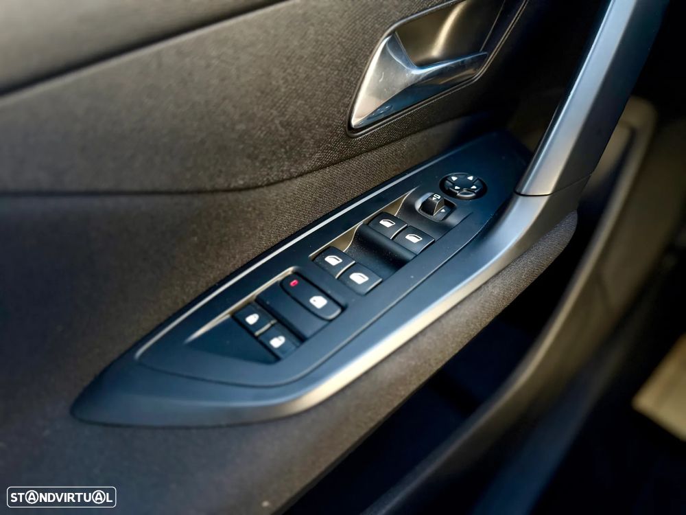 Peugeot 308 SW 1.2 PureTech Active Pack - 18