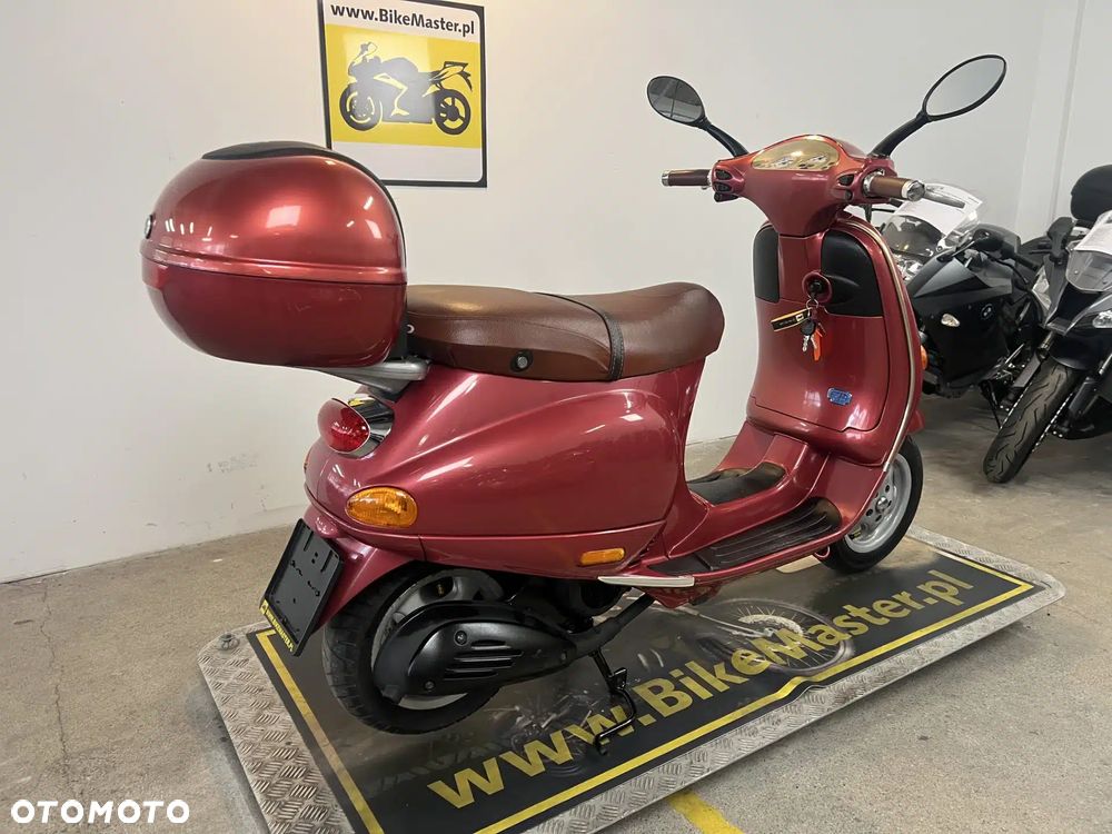 Piaggio Vespa - 5