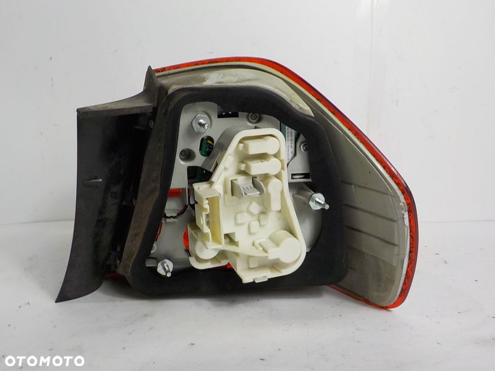 BMW 3 E90 LIFT LAMPA LEWA TYLNA LEWY TYŁ LED - 3