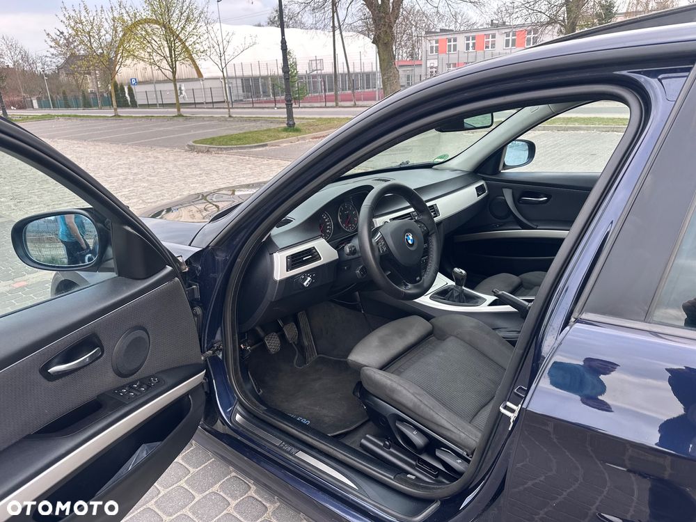 BMW Seria 3 320i Edition Sport - 12