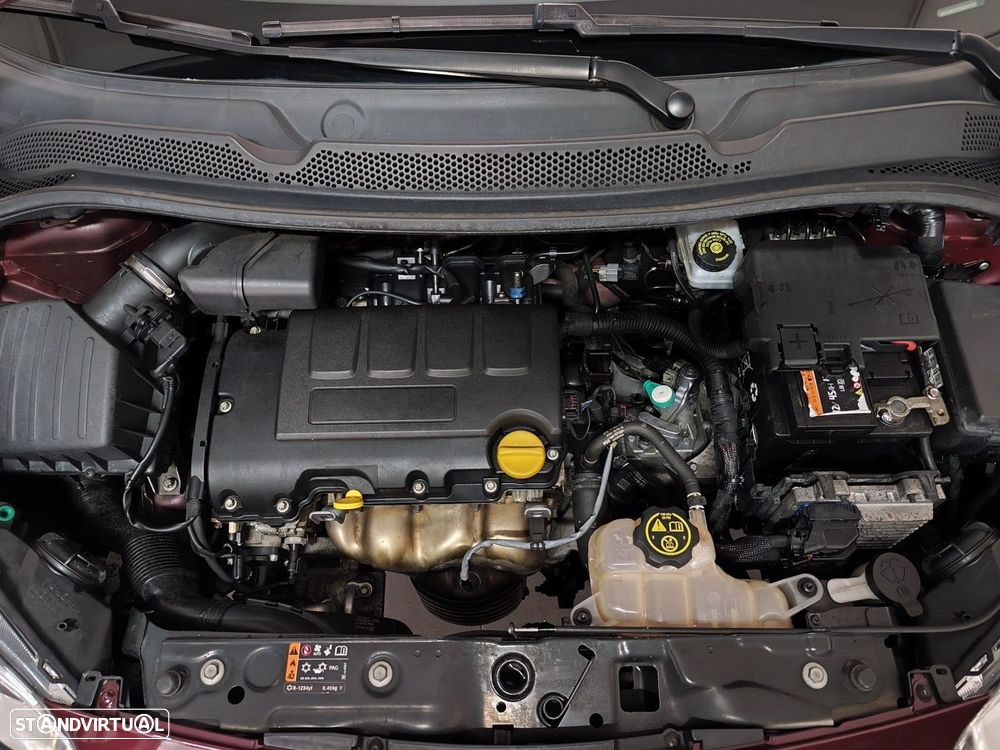 Opel Adam 1.2 Glam - 31