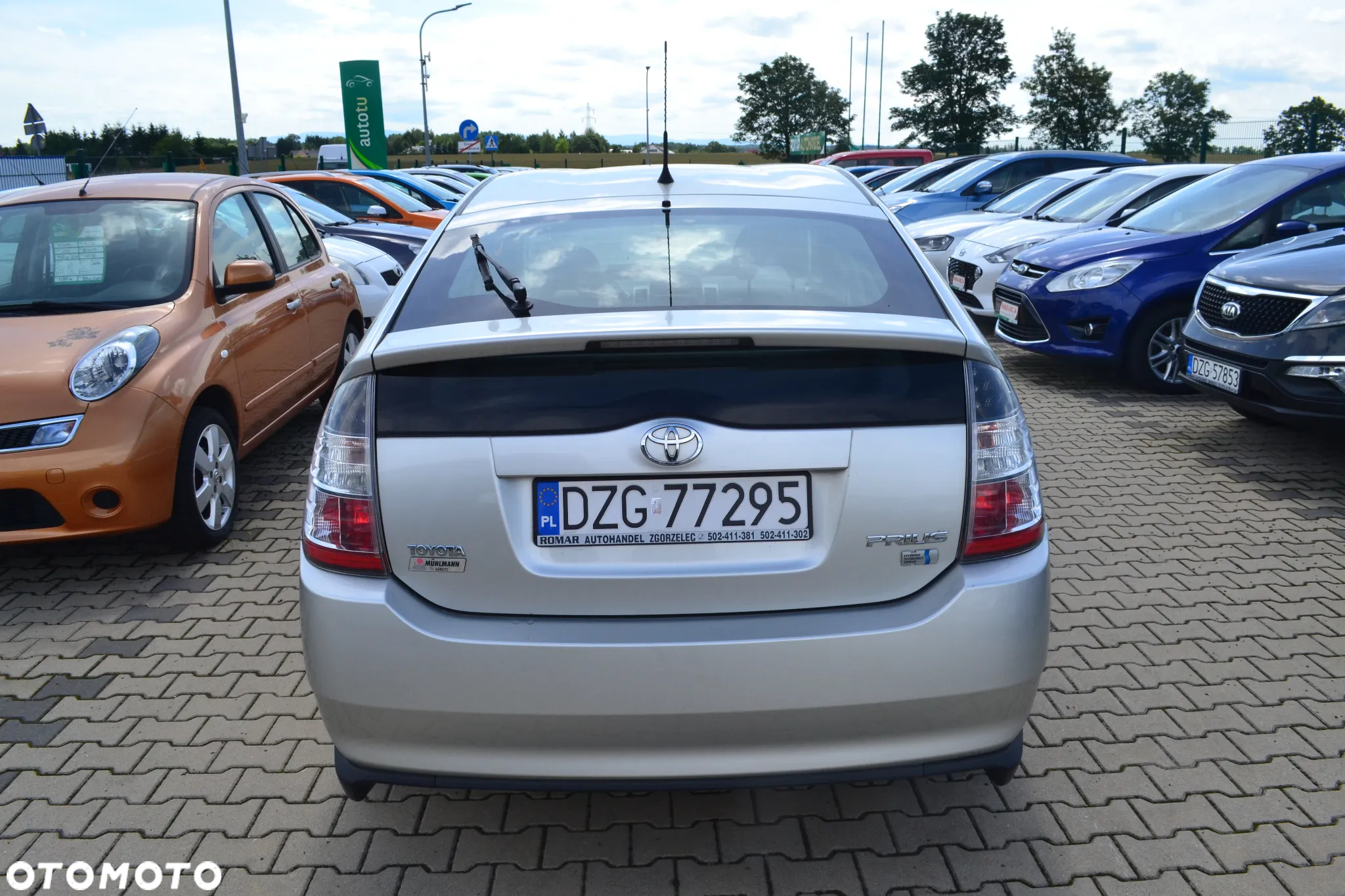 Toyota Prius - 4