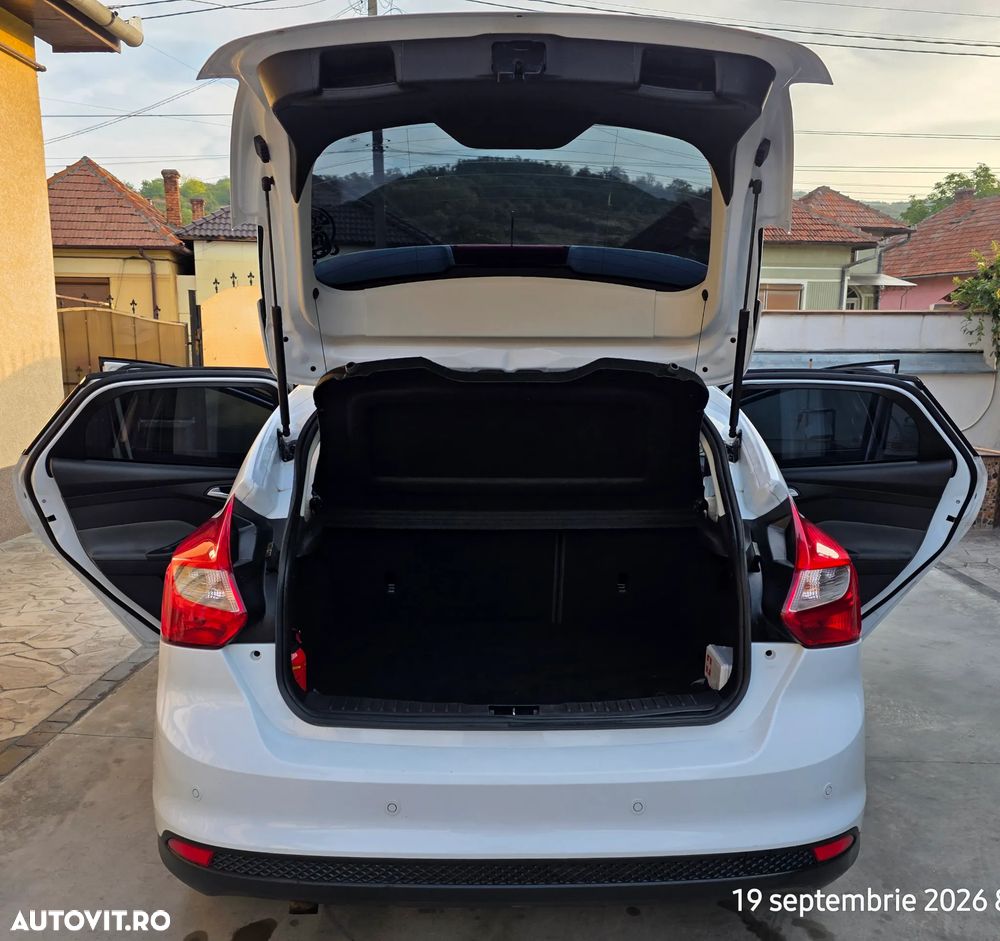 Ford Focus 2011 photo 5