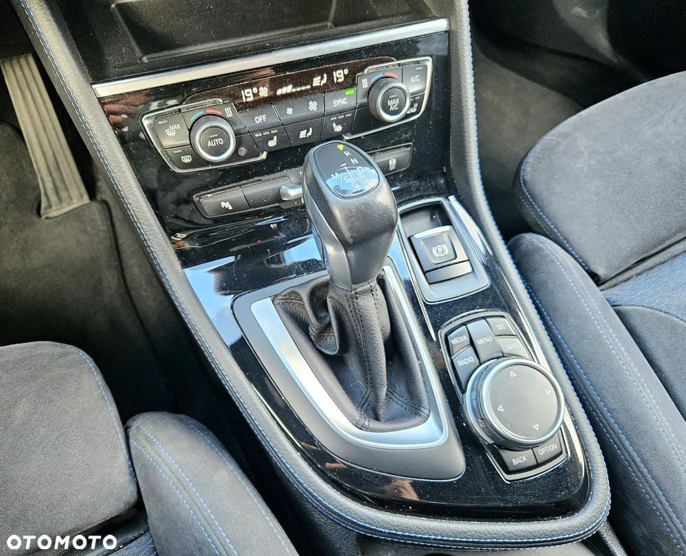 BMW Seria 2 220d xDrive Sport-Aut M Sport - 23