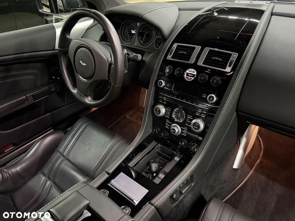 Aston Martin DBS Touchtronic - 10