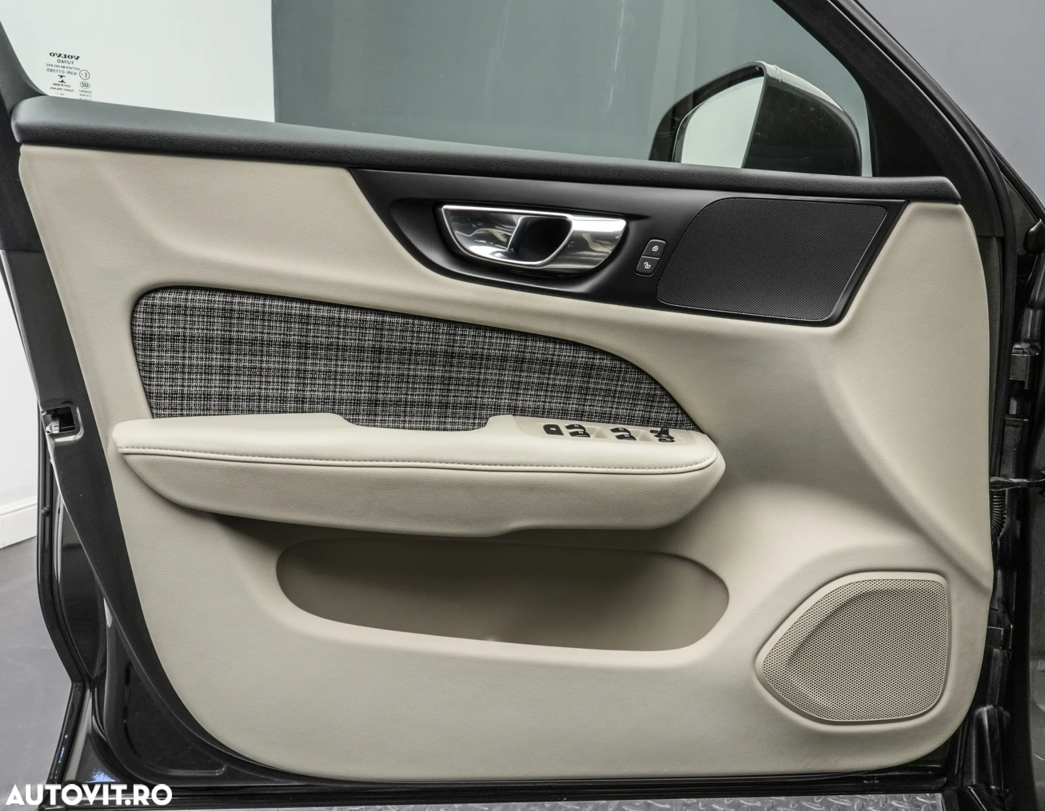 Volvo V60 D3 Momentum Pro - 23