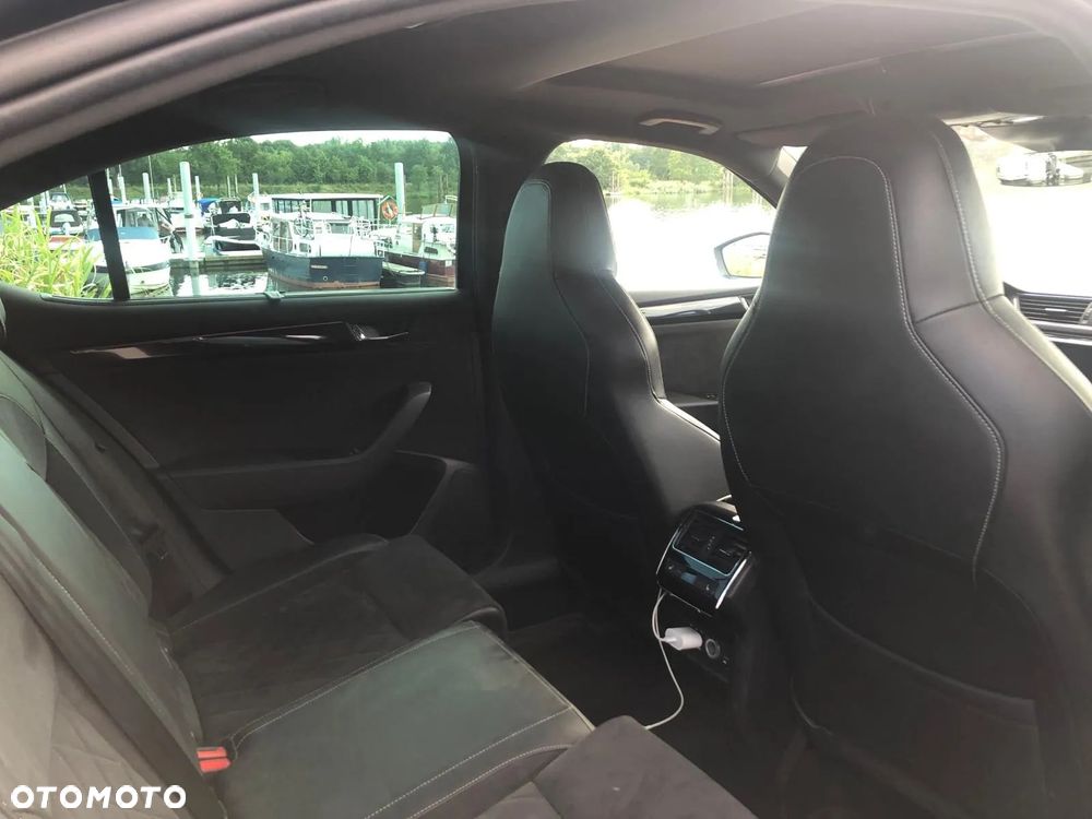 Skoda Superb 2.0 TDI Sportline DSG - 7